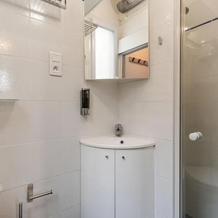 Rossini By Interhome *